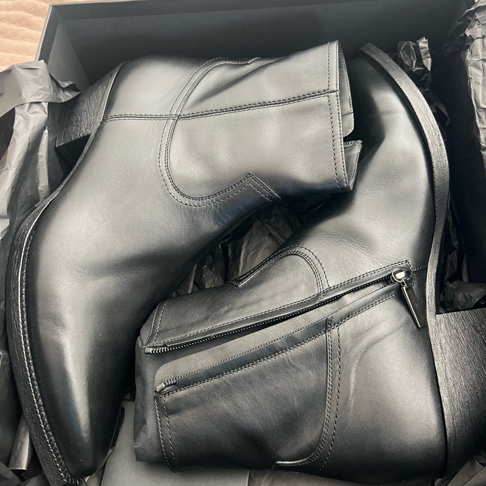 Saint Laurent Black Leather Zipper Boots Lukas 44